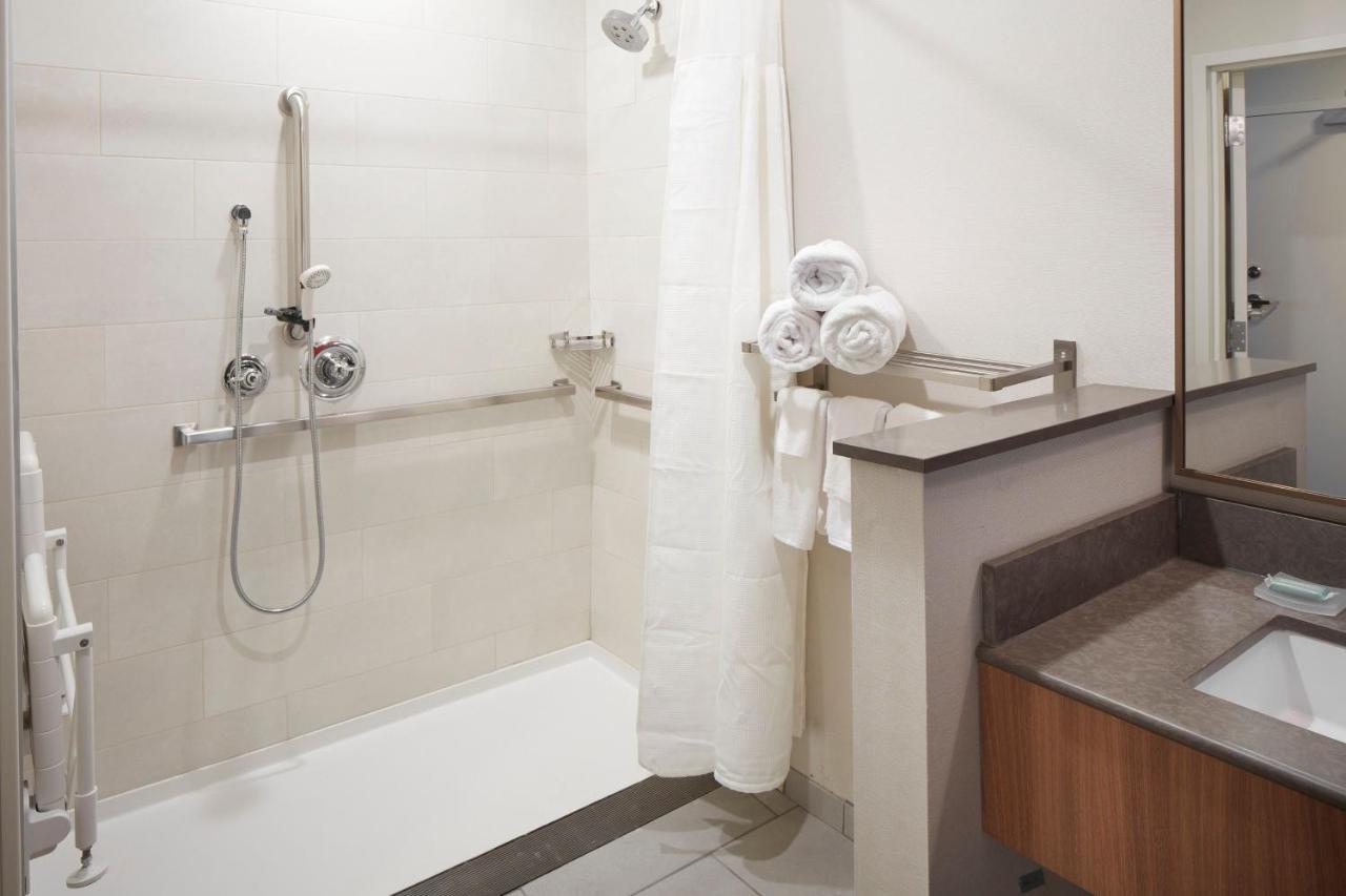 Hotel Fairfield & By Marriott