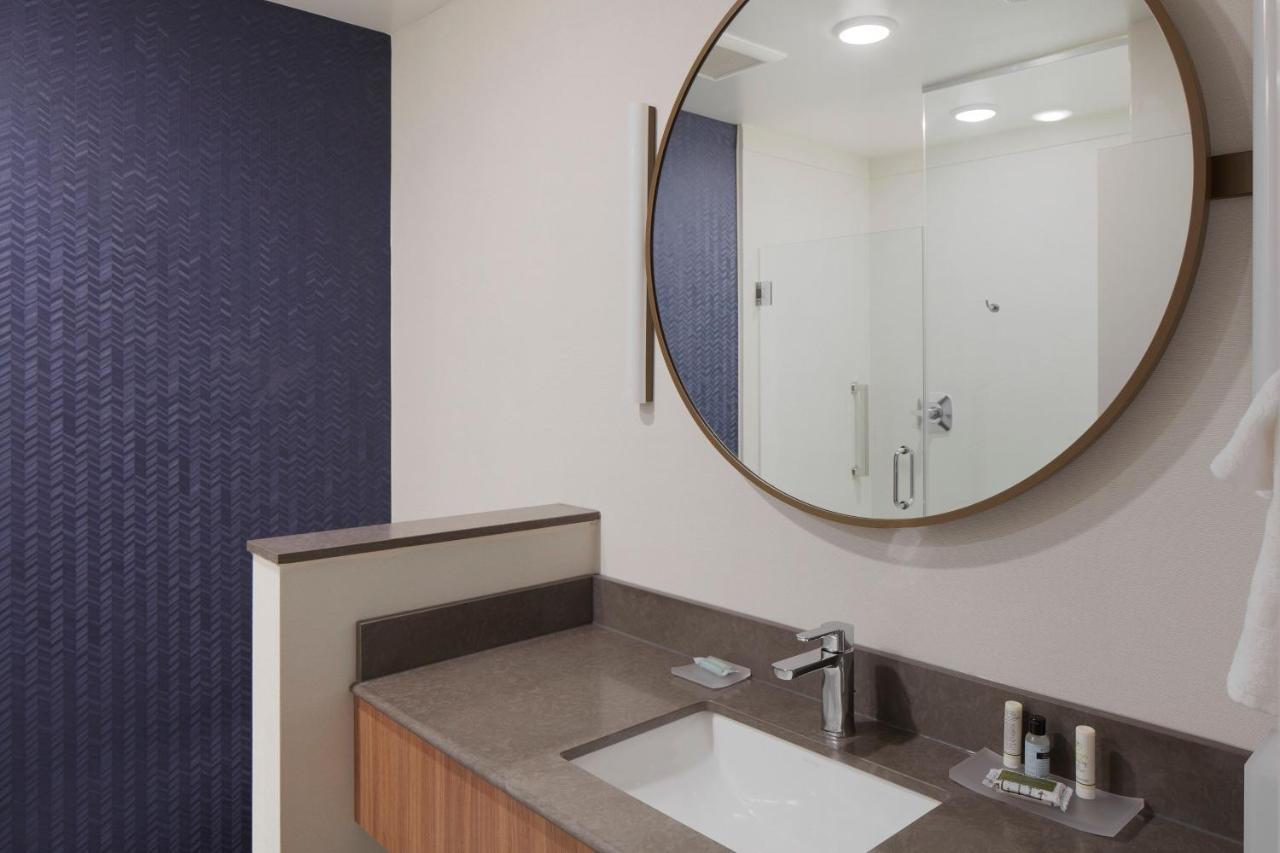Fairfield & By Marriott 2*